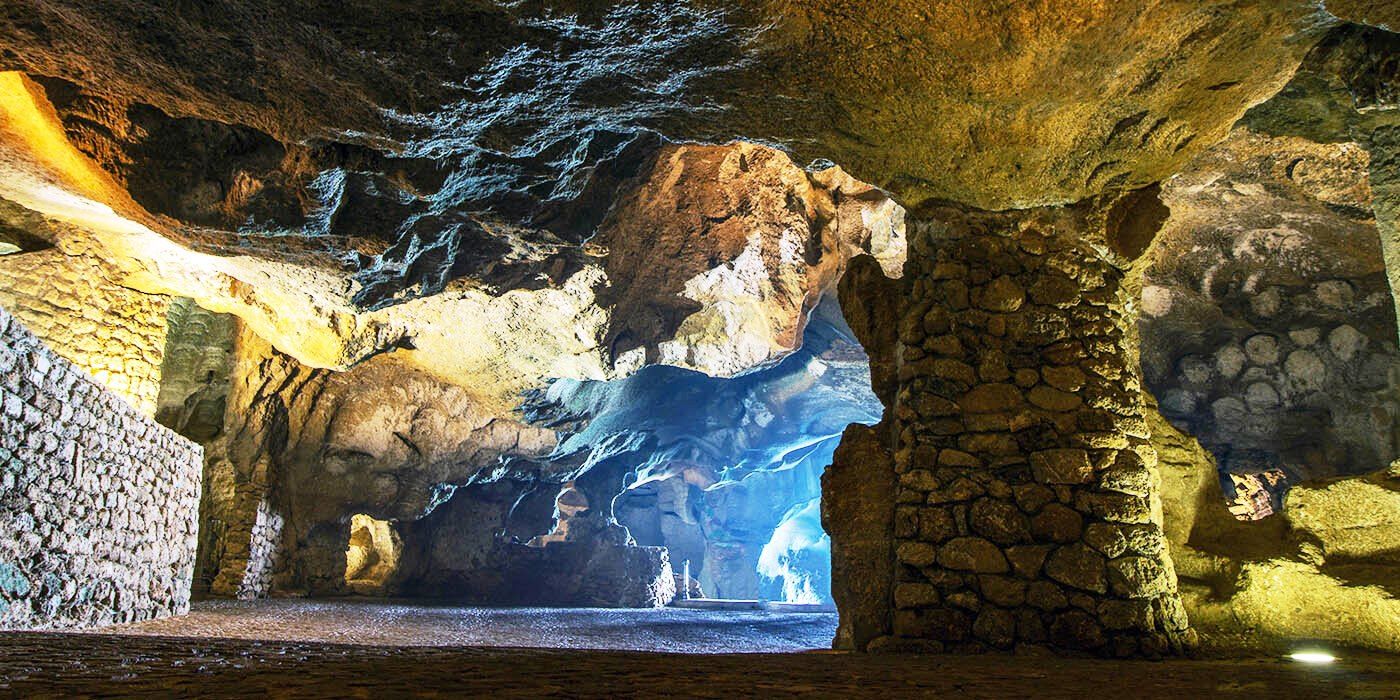 As Grutas de Hércules